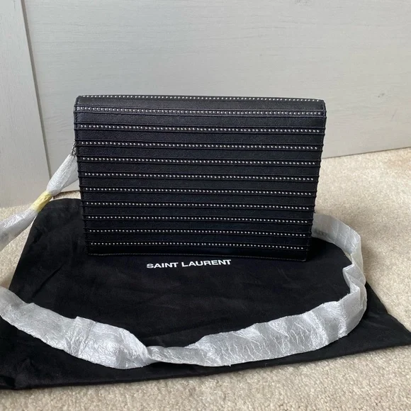 **AUTHENTIC YSL HANDBAG** - Picture 5 of 16